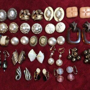 ♡Lot Of 20 Vintage Clip Back Earrings♡
